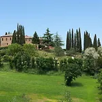 Wunderschoene In Mit Gemeinschaftspool Mit Panoramablick By Interhome Lägenhet Chiusi